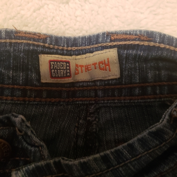 Plus size jeans shorts - Picture 3 of 3